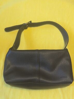 Mondani Black Leather Shoulder Bag with Adjustable Strap